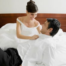两性养生 科学裸睡有助提高男性性欲 