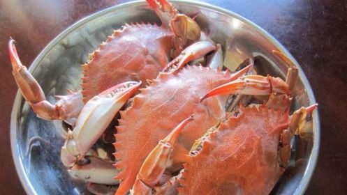 一般来说,螃蟹煮熟后为什么会变红