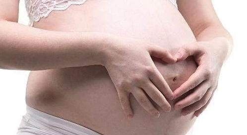 原创怀孕后，孕妈的“肚脐”分为凹进和凸出2种情况，区别在哪里？