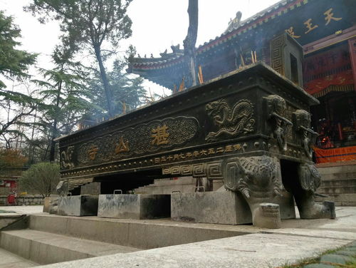 山东一座受欢迎的寺庙,是 青岛十景 之一,旧藏佛经6000余册