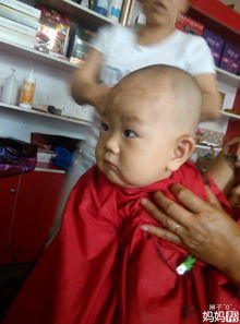 宝宝的第一次理发