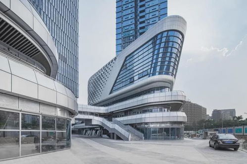 深圳龙华区地标建筑 创想大厦落成,设计以 绿谷云街 为理念