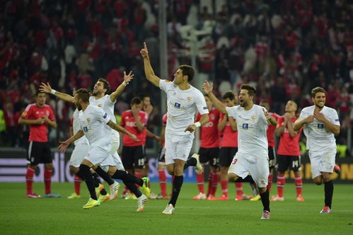 瞩目！AC米兰亚欧杯全胜，球队光荣夺冠