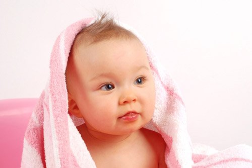 女婴儿合适的短发发型 1岁女宝宝剪的短发设计 