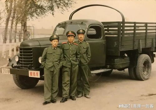 这是30多年前司训队合影 当年部队能当汽车兵,都不是一般的兵