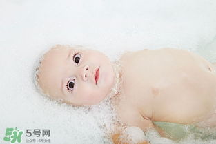 宝宝几天洗一次澡比较好 宝宝洗澡多久一次