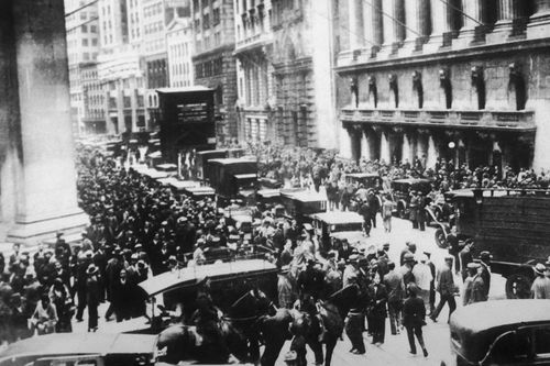 美国大萧条时期股市为什么会突然崩盘？人们为什么纷纷从银行里取钱呢？谢谢了。