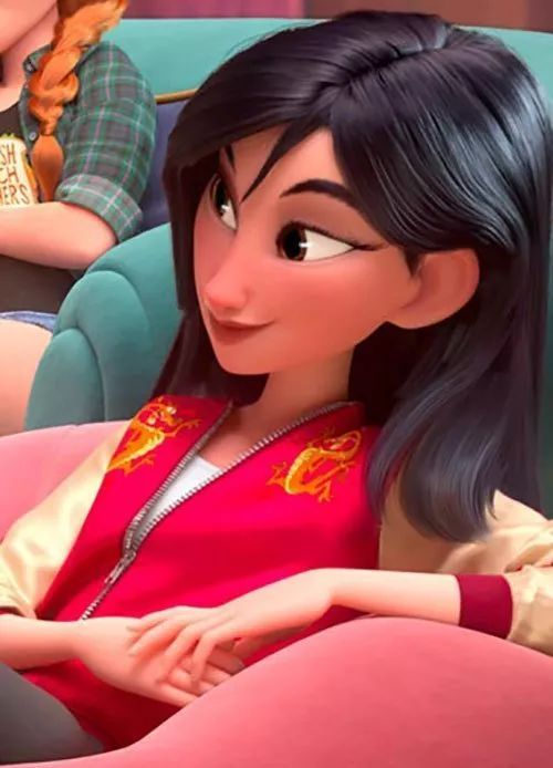 外网把她颜吹爆 中国姑娘竟成迪士尼公主收割机