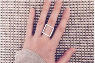 戒指的戴法和意义,女生十个手指戴钻戒的正确方法