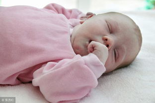 两个月的宝宝睡眠时间，二月龄宝宝的睡眠时间