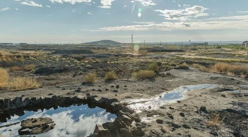 中国富得流油的山 100万年地下不断冒出石油,如今成世界石油城