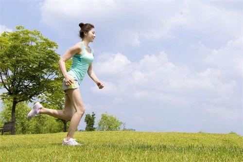 原地跑步，原地跑步可以达到锻炼效果吗 原地跑步有什么危害