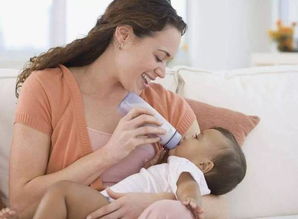 妈妈满足儿子对母乳的好奇 关于母爱的故事