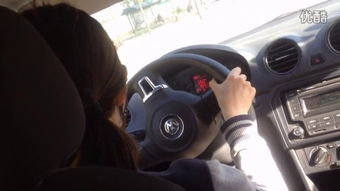 爆笑经典妹子学车冷笑话，学车的时候，轮到一妹子开车！