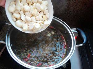 蚕豆酸菜汤的做法,蚕豆酸菜汤怎么做好吃,蚕豆酸菜汤的家常做法 清欢的烟火生活 