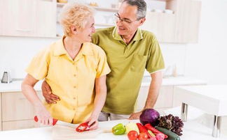 50岁男人吃什么提高免疫力(50岁以上老人如何提高免疫力,这些日常饮食法则要遵守)