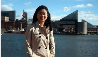 华裔女孩22年后与亲生父母断桥相会 女孩出生在苏州...