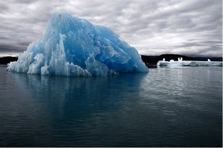 南北两极壮观冰山 气候变暖致冰山崩裂坍塌 