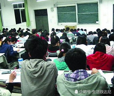 大学军训时,晚自习不要做这3件事,不光人缘变差,还得不到关照 