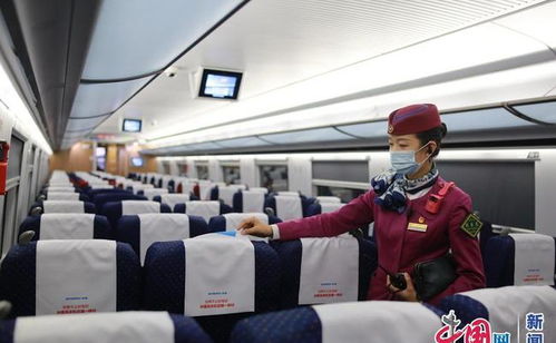 坐着高铁看中国 90后高铁列车长袁湘宜的国庆节