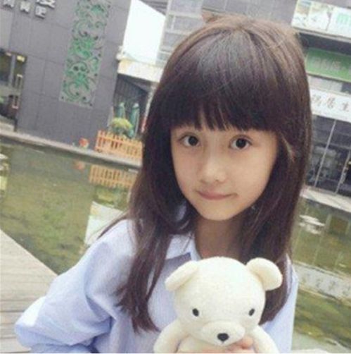 赵薇 女儿 悄悄长大,13岁被全网禁止整容,身高失控未来可期