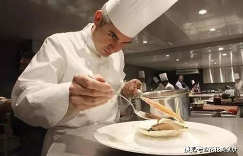 米其林大厨用芒果雕花,中国大厨不服气 上才艺 把我的龙端出来