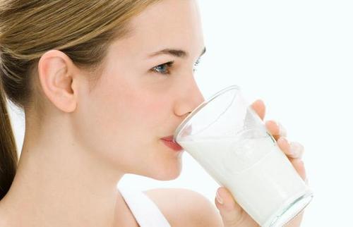 经常喝牛奶与不喝牛奶的女人,身体有哪些区别 医生告诉你答案