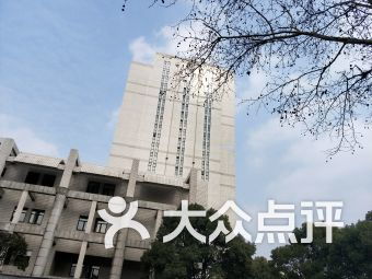 上海图书馆附近什么地方停车比较便宜(上海图书馆周边免费停车场)