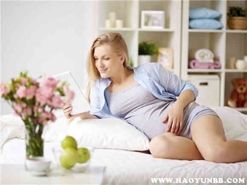怀孕七个月的肚子大小照片 有多大 平躺着肚子平是怎么回事