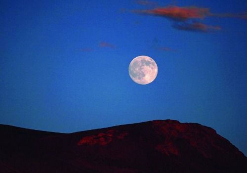 月起南山 归于空是什么意思 