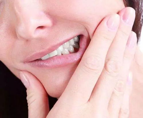 上火牙龈肿痛和牙疼区别,牙龈肿痛是发炎还是上火