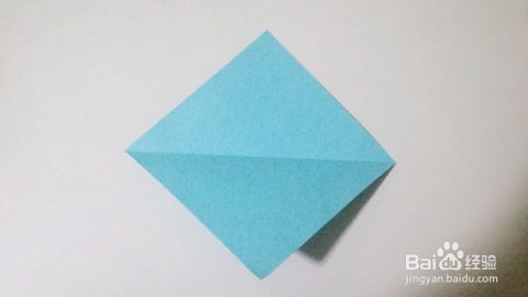六角雪花的彩纸折法,如何用彩纸折叠六角雪花