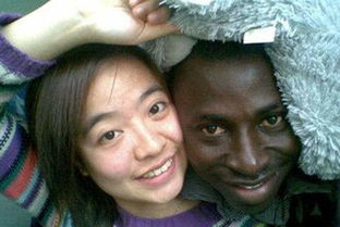 为何一些中国美女都喜欢嫁给黑人小伙 导游 可能你还不知道