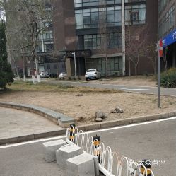 北京丰台总部基地免费停车位有哪些(文昌北路附近哪里有免费的停车场)