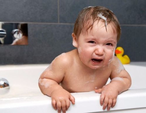 如何通过洗澡看宝宝性格 这几招教给你,新手爸妈必备