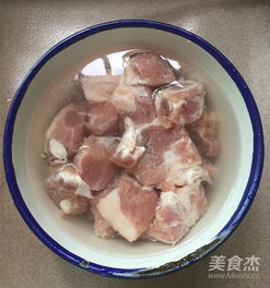 眉豆苦瓜煲排骨汤怎么做好吃,眉豆苦瓜煲排 