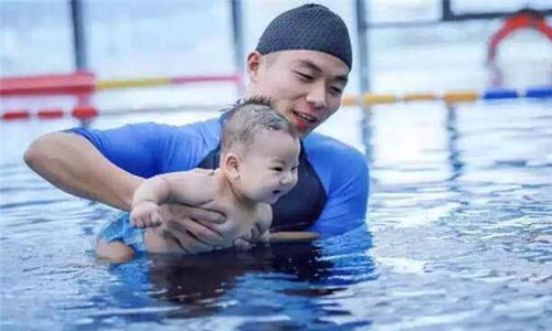 宝宝多大能开始学游泳 怎么安全地游泳