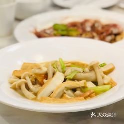 虾言海鲜 西溪店 的鱼豆腐炒白菇好不好吃 用户评价口味怎么样 杭州美食鱼豆腐炒白菇实拍图片 大众点评 