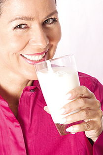 拉肚子可以喝牛奶吗 拉肚子能喝牛奶吗