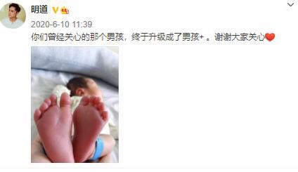 老婆不喜欢丈夫和小儿子亲她脸，有没有什么好办法(老婆喜欢和孩子一起睡都不喜欢和老公睡)