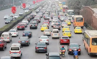清明节最 悲催 的一幕 在重庆只要车在动,那都不叫堵车