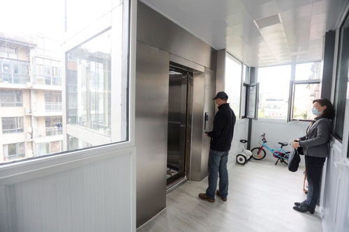 老楼变电梯洋房 青岛首个 直接入户 加装电梯交付使用 