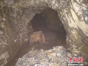 义乌矿洞坍塌两人被困 1人死亡1人还在营救中图