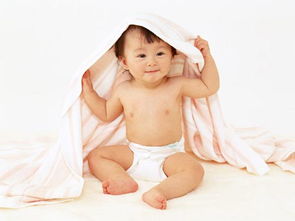 婴儿吃手手上湿疹,宝宝吃手导致嘴旁起的湿疹怎么办