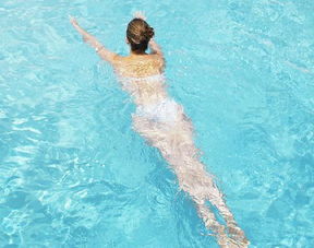游泳不穿内裤会怀孕 不减肥选对泳衣能瘦20斤