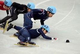 短道速滑世界杯韩国2选手冲撞出局