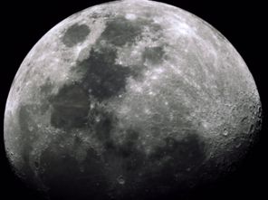 月亮是东升西落吗 