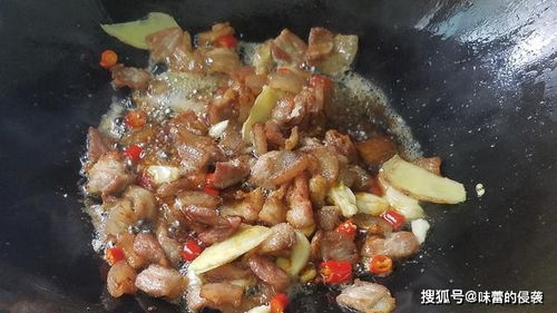 酸菜焖猪肉,广东人经常吃的一道家常菜,做法简单又好吃