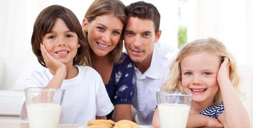 8岁女娃喝牛奶停止发育 父母常买的这3种牛奶已被 拉黑 ,别喝