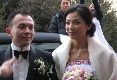 7年前败光家产老公显丧命,7年后她走上事业巅峰 夫妻档捞金